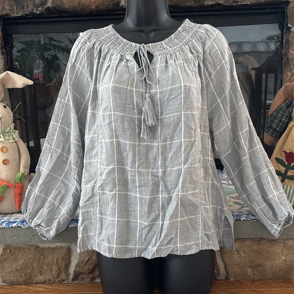 Women’s Hagel Gray Smocked Top size S